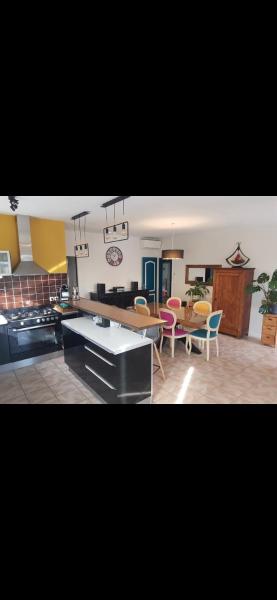 Villa de 100m2, avec piscine, 6/7 personnes